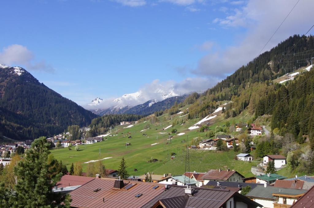 Appartment Sarlo Sankt Anton am Arlberg Oda fotoğraf