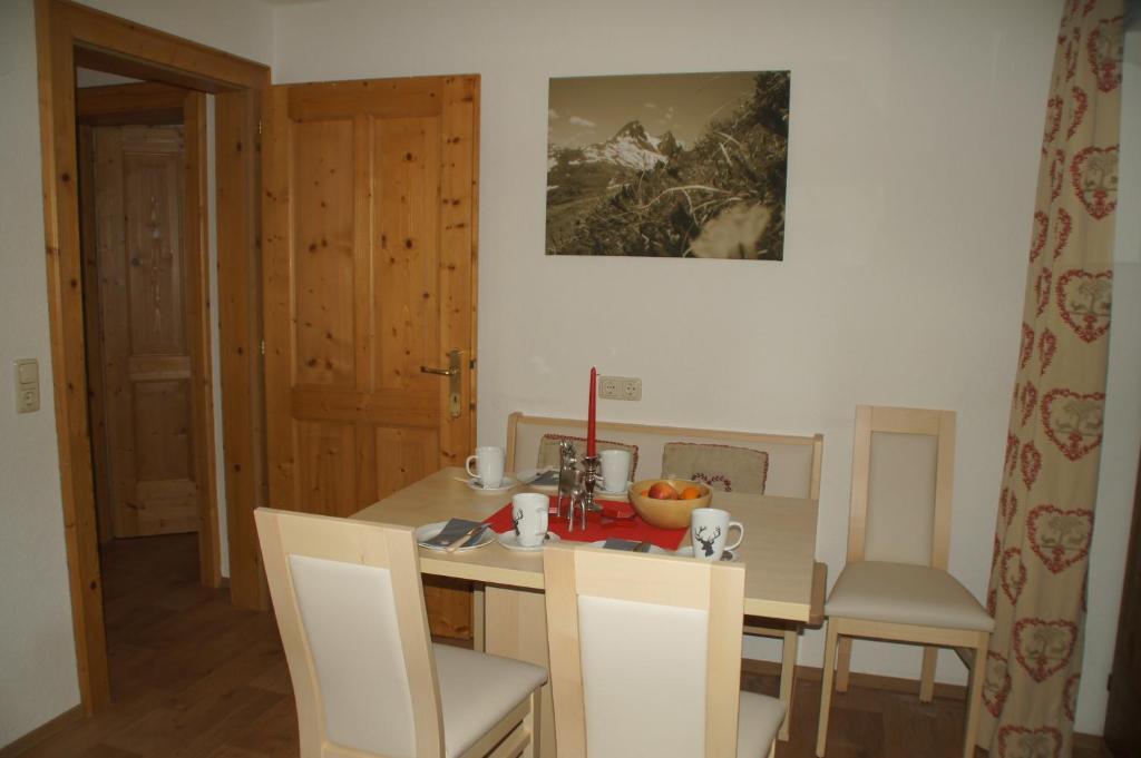 Appartment Sarlo Sankt Anton am Arlberg Oda fotoğraf